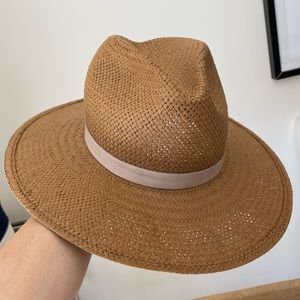 Janessa Leone packable straw hat- like new